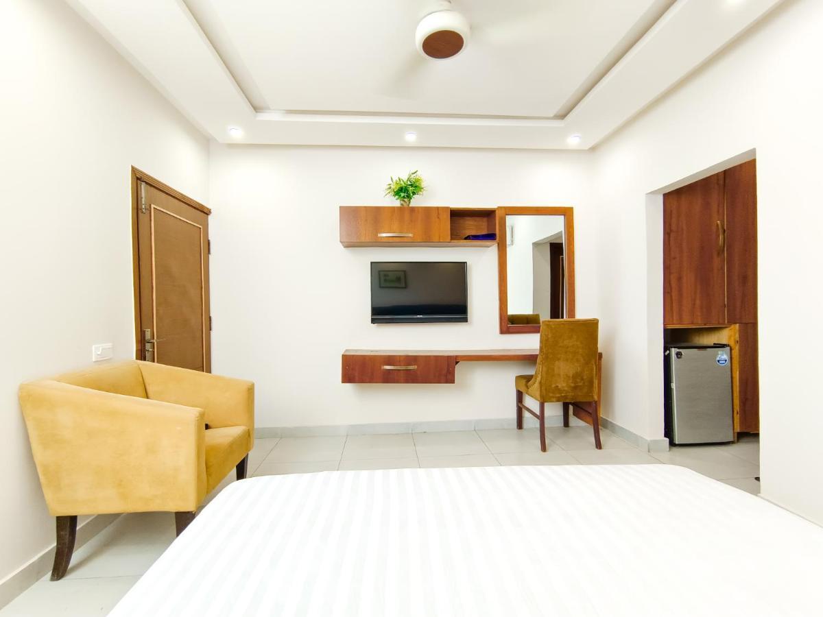 Hotel Avalon Suites 물탄 외부 사진