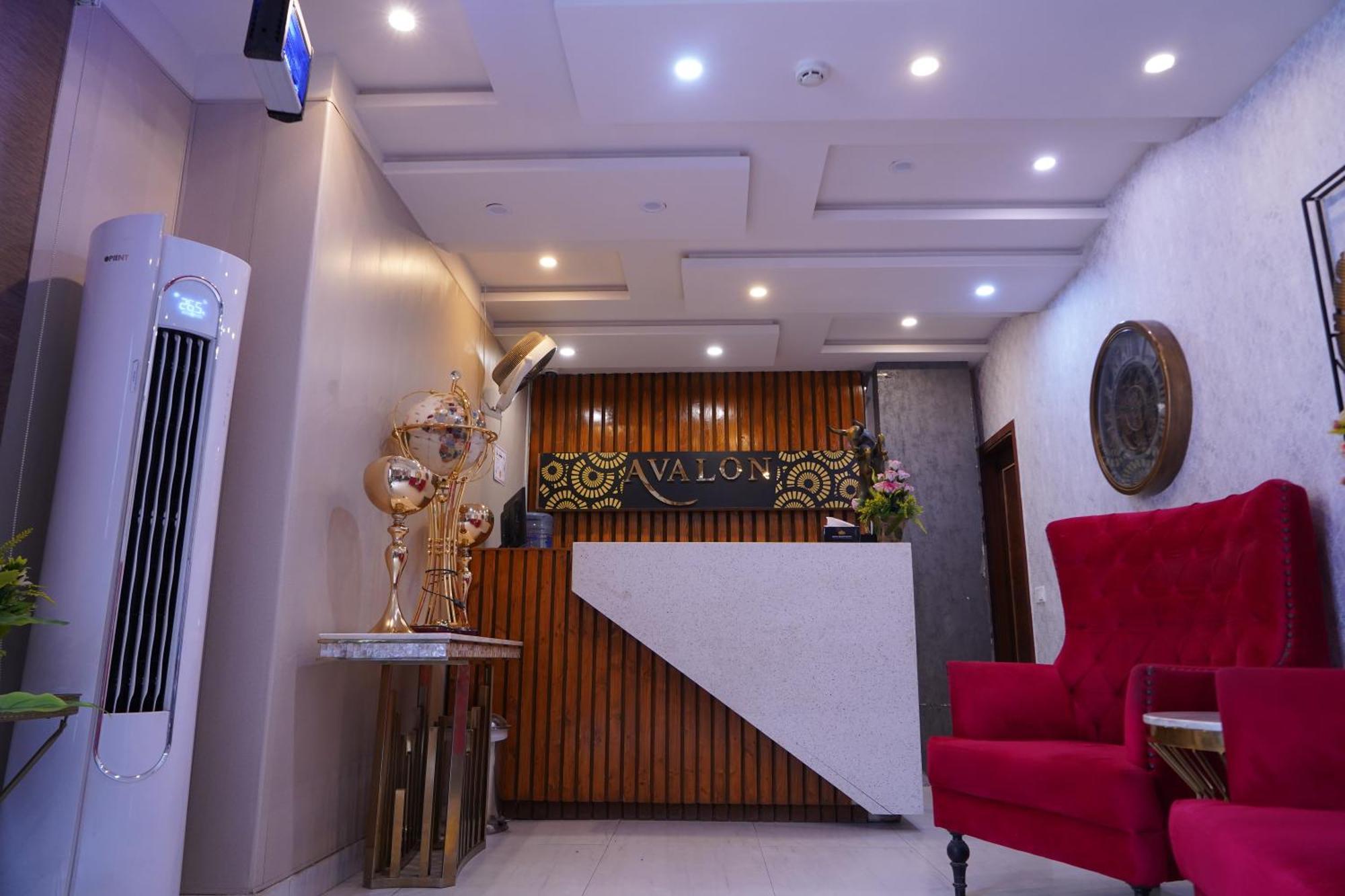 Hotel Avalon Suites 물탄 외부 사진