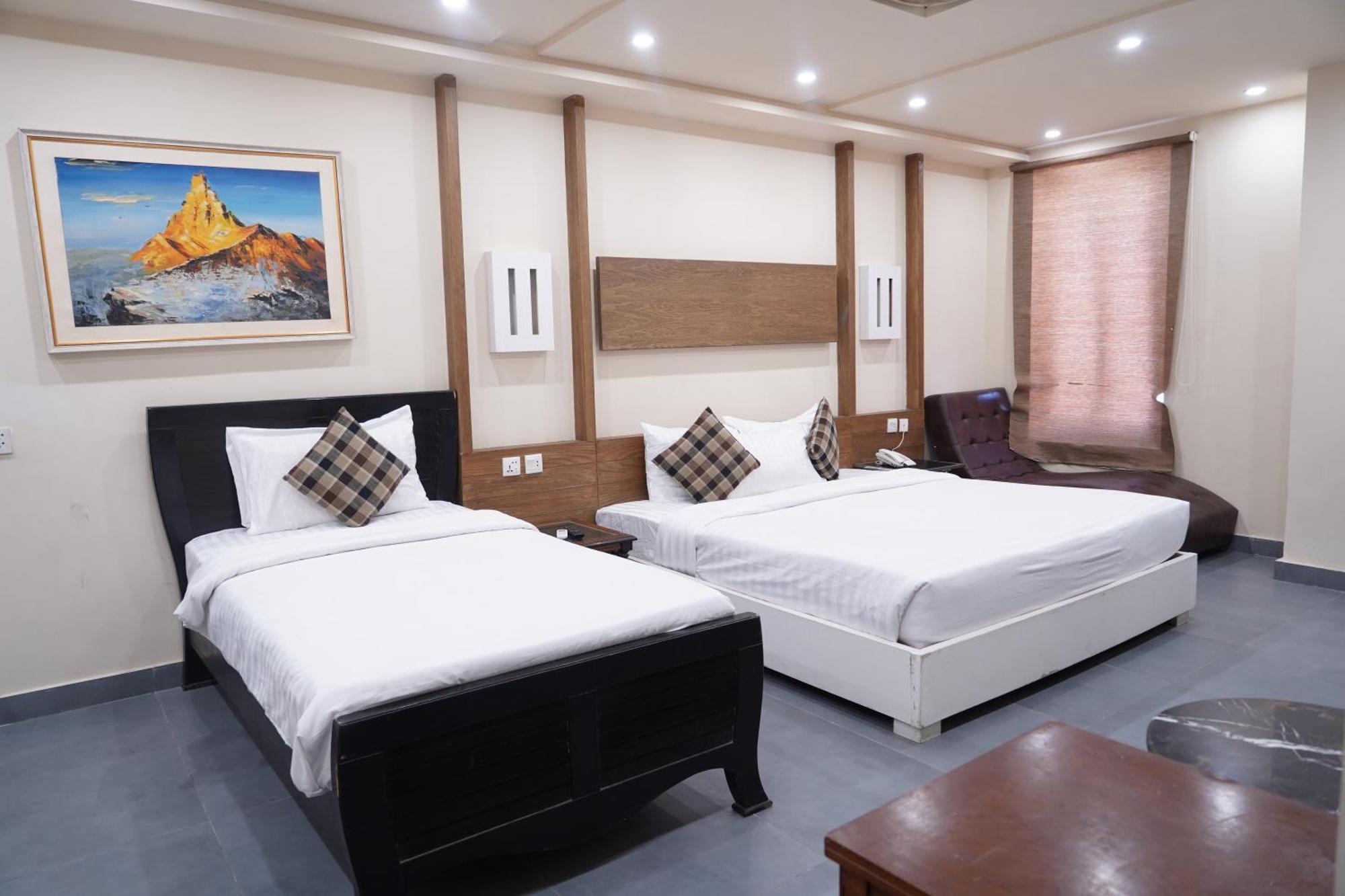 Hotel Avalon Suites 물탄 외부 사진