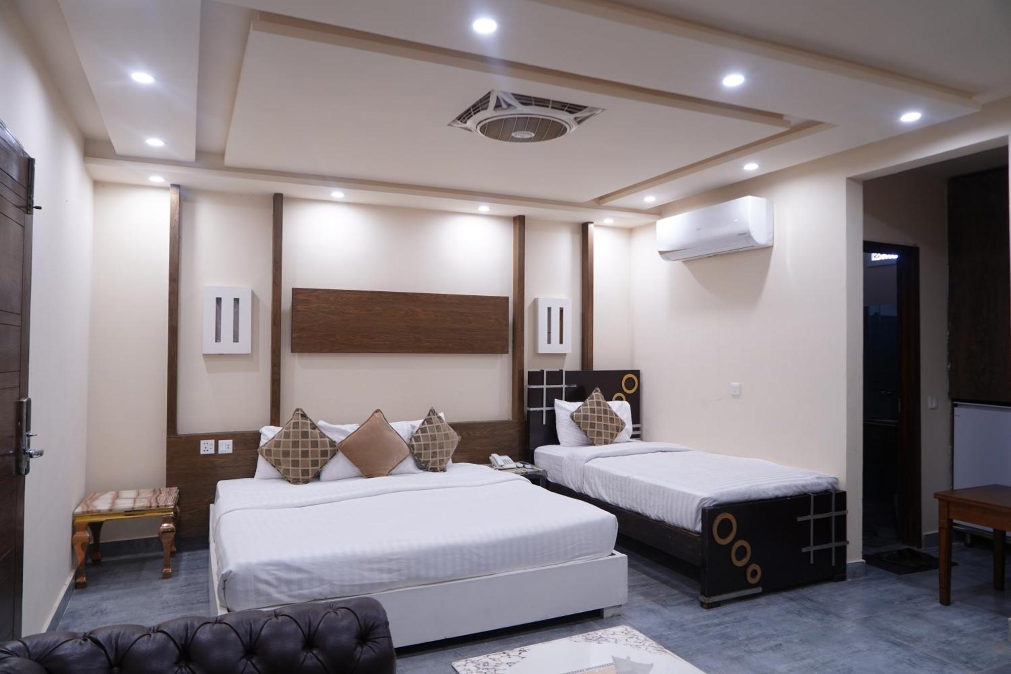 Hotel Avalon Suites 물탄 외부 사진