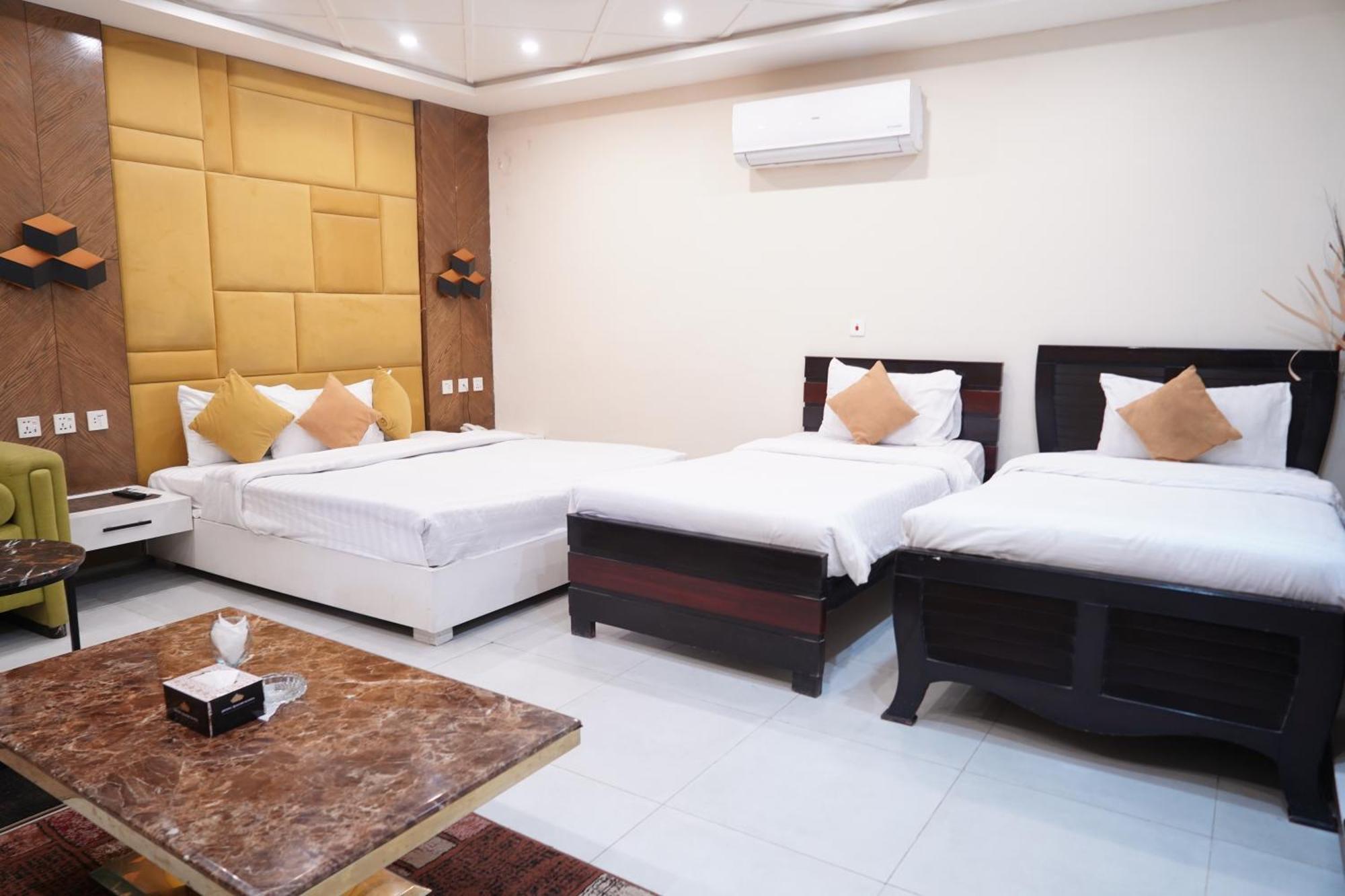 Hotel Avalon Suites 물탄 외부 사진