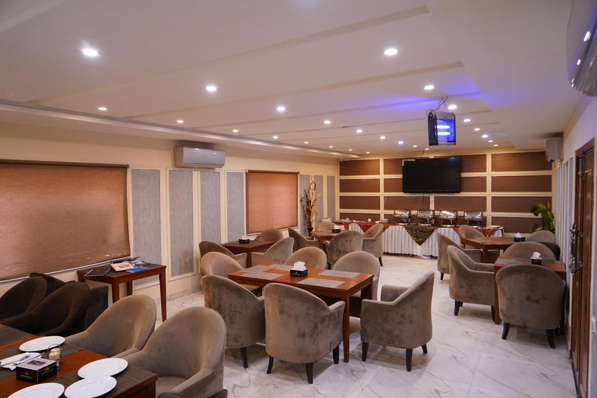 Hotel Avalon Suites 물탄 외부 사진