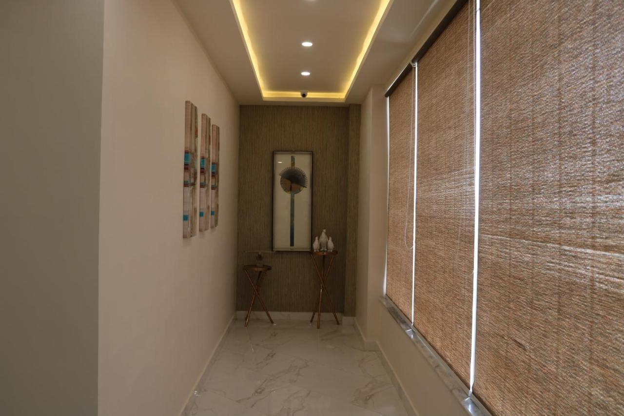 Hotel Avalon Suites 물탄 외부 사진