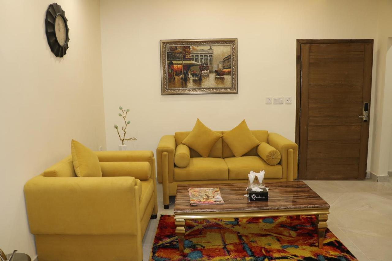 Hotel Avalon Suites 물탄 외부 사진