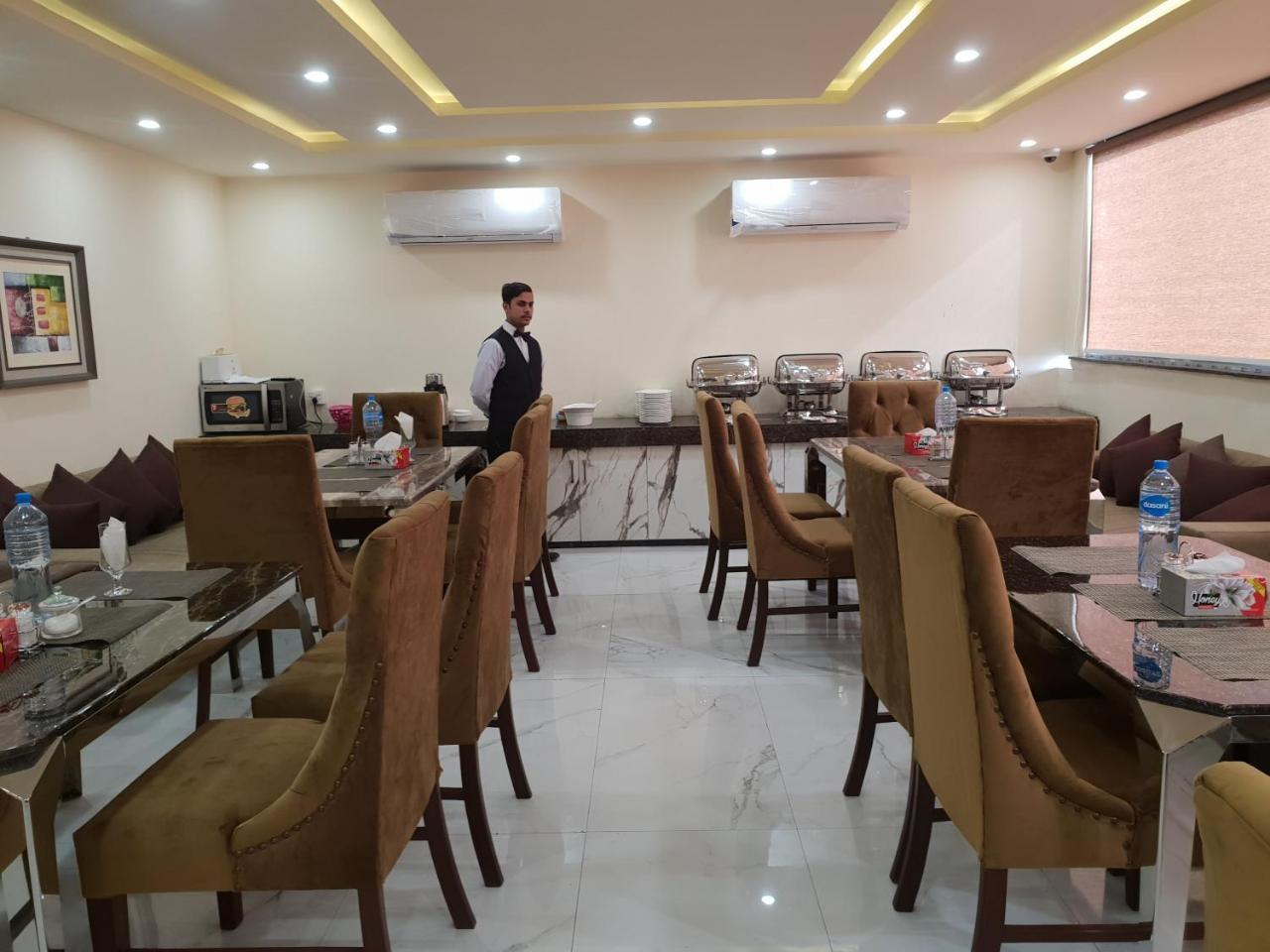 Hotel Avalon Suites 물탄 외부 사진