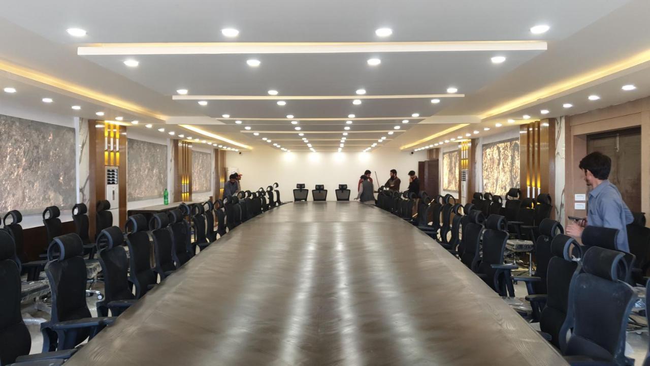 Hotel Avalon Suites 물탄 외부 사진